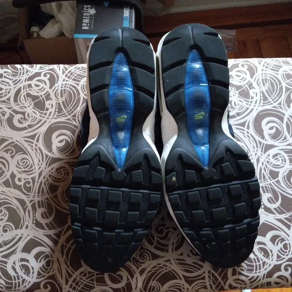 I'm selling my airmax 95 good condition used - Picture 9 of 11